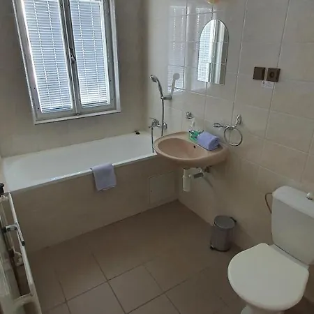 Svoboda Guest house 3*
